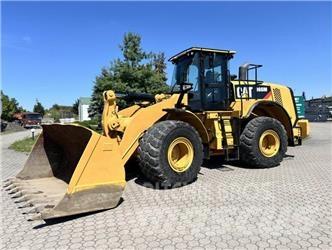 CAT 966M Колесни товарачи
