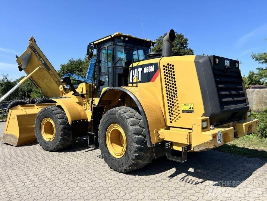 CAT 966M Колесни товарачи