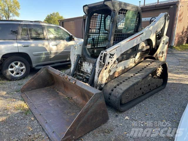 Bobcat T750 Верижен товарач