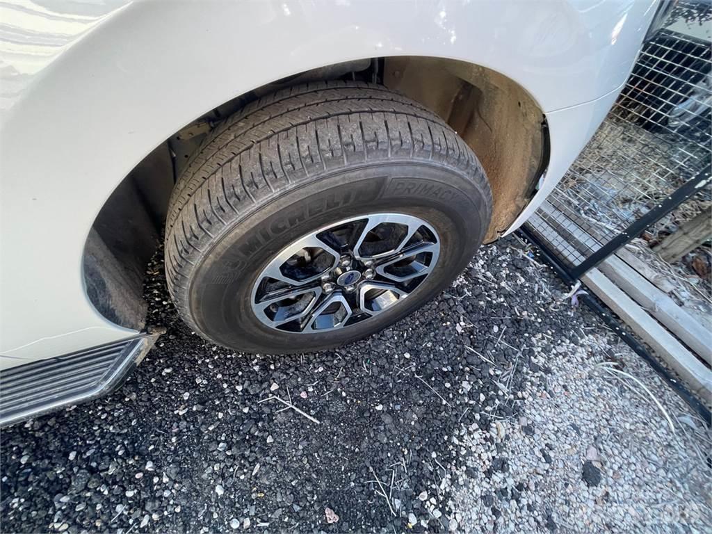 Ford Expedition Други