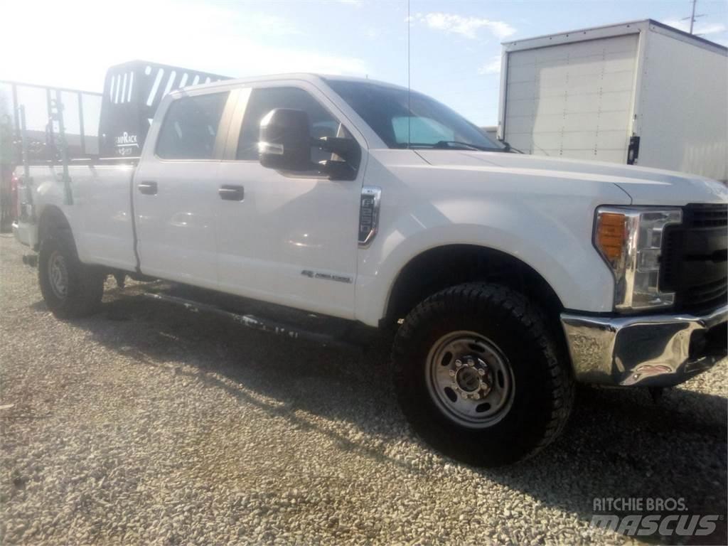 Ford F250 Пикапи