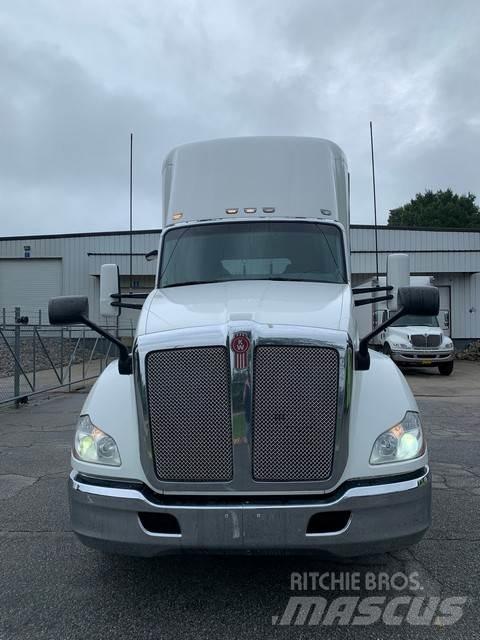 Kenworth T680 Влекачи