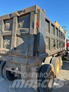 Mack CT713 Самосвал
