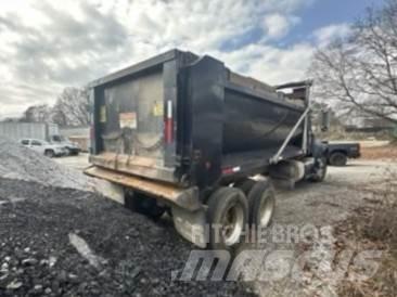 Mack GU713 Самосвал