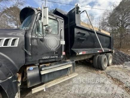 Mack GU713 Самосвал