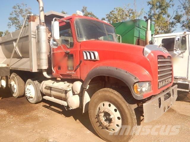 Mack GU713 Самосвал