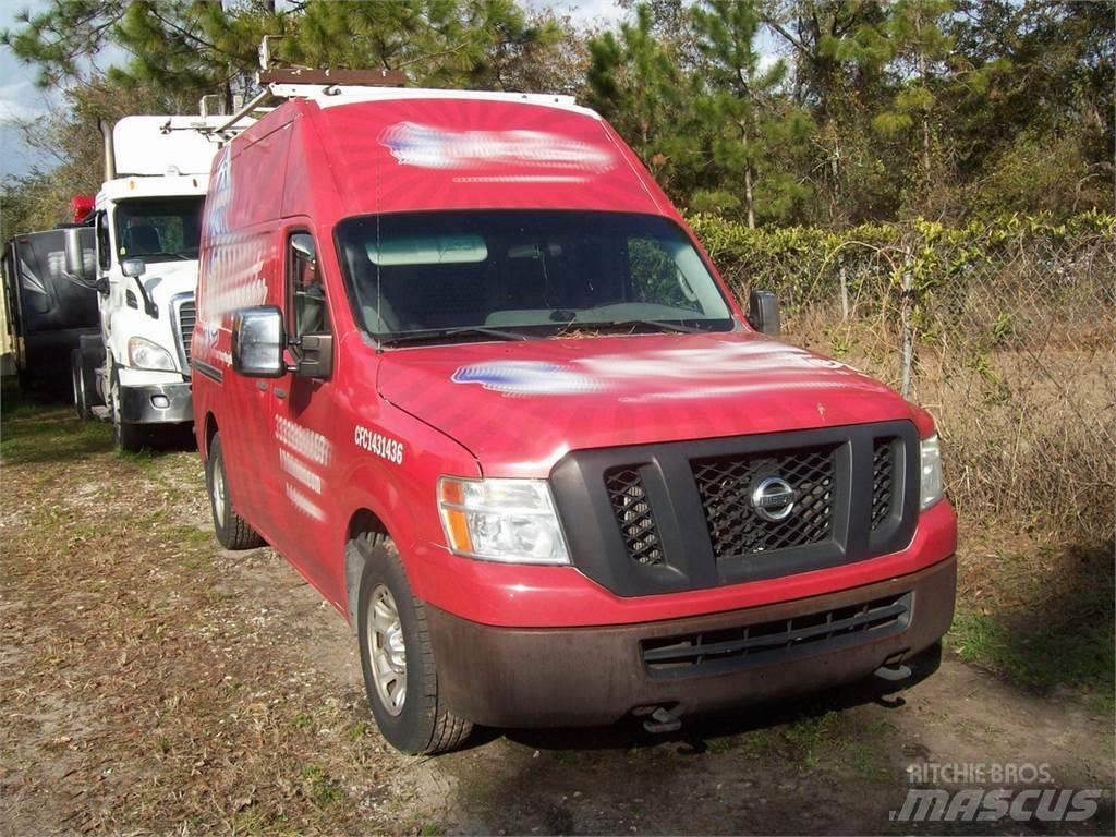 Nissan NV2500 Фургони
