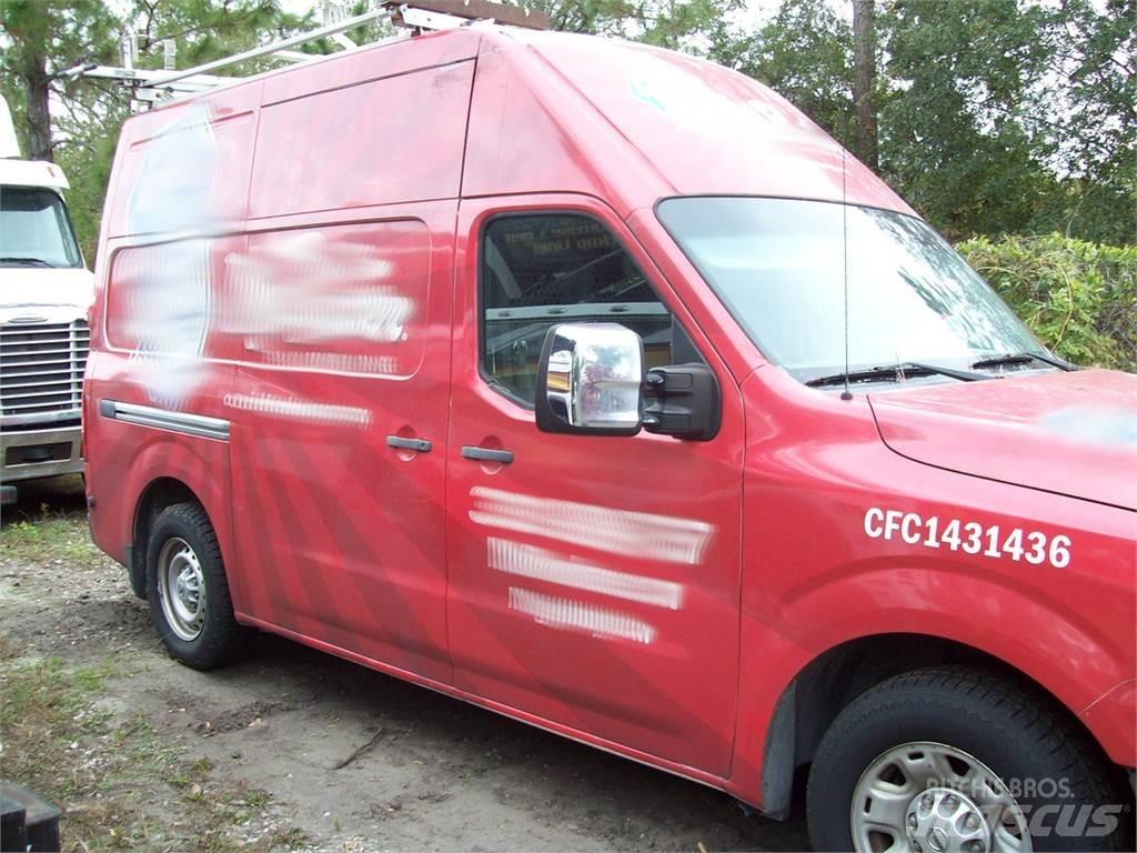 Nissan NV2500 Фургони
