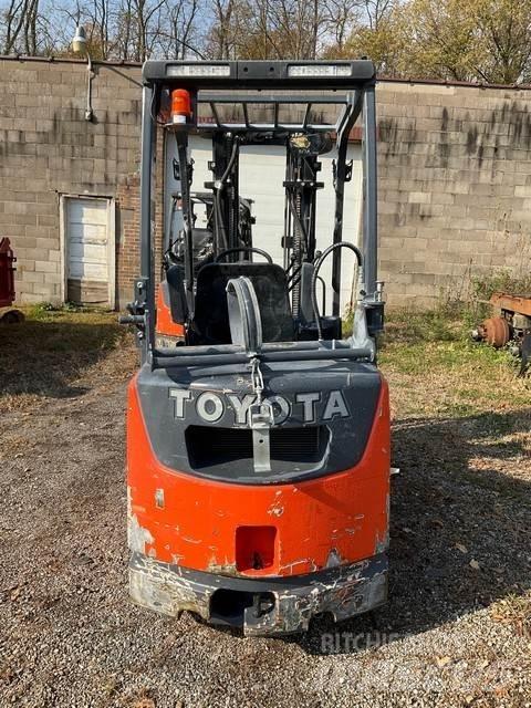 Toyota 8FGCU18 Обработка на материали - други