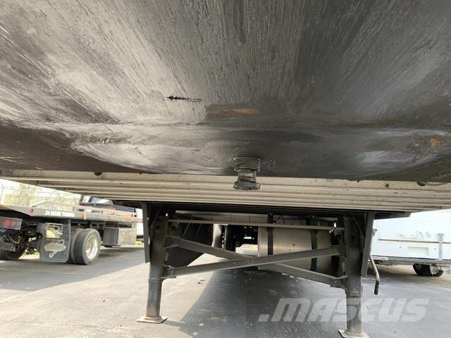 Utility VS2RA Ремаркета за превоз на автомобили
