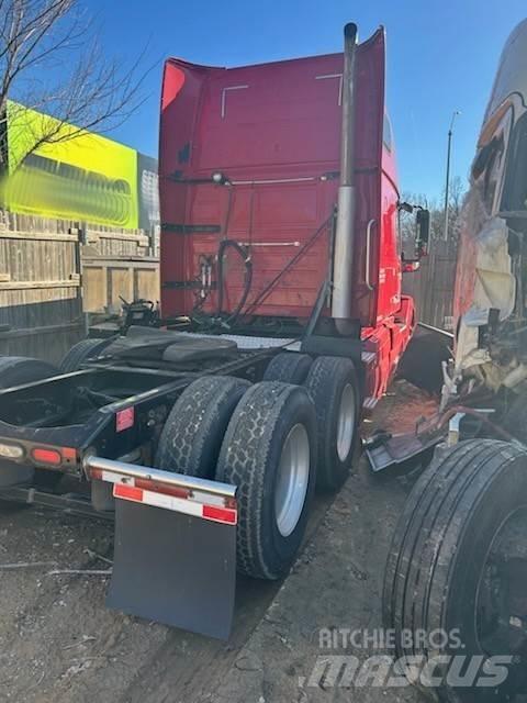 Volvo VNL64T670 Влекачи