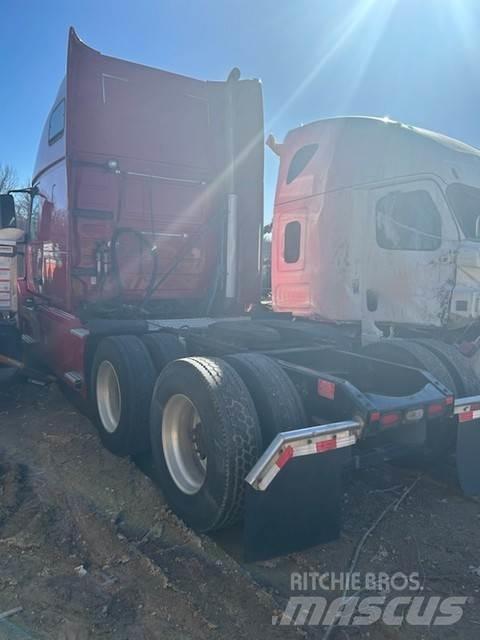 Volvo VNL64T670 Влекачи