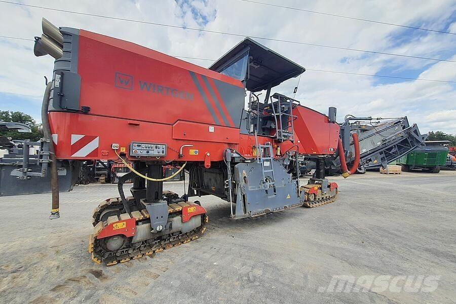Wirtgen W 220 Машини за студено раздробяване на асфалт