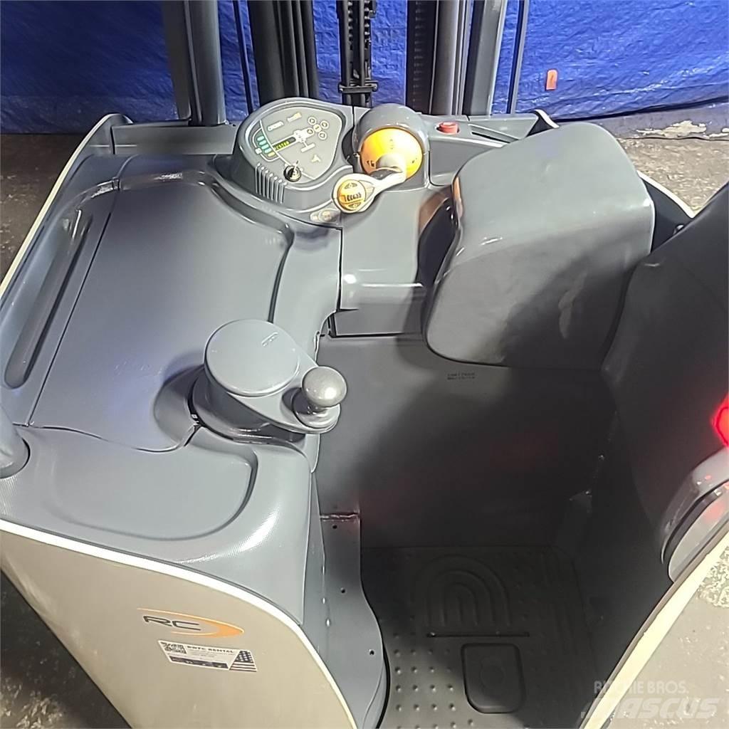 Crown RC5530-30 Електрически вилични кари-повдигачи