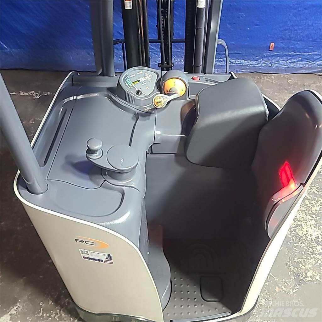 Crown RC5530-30 Електрически вилични кари-повдигачи