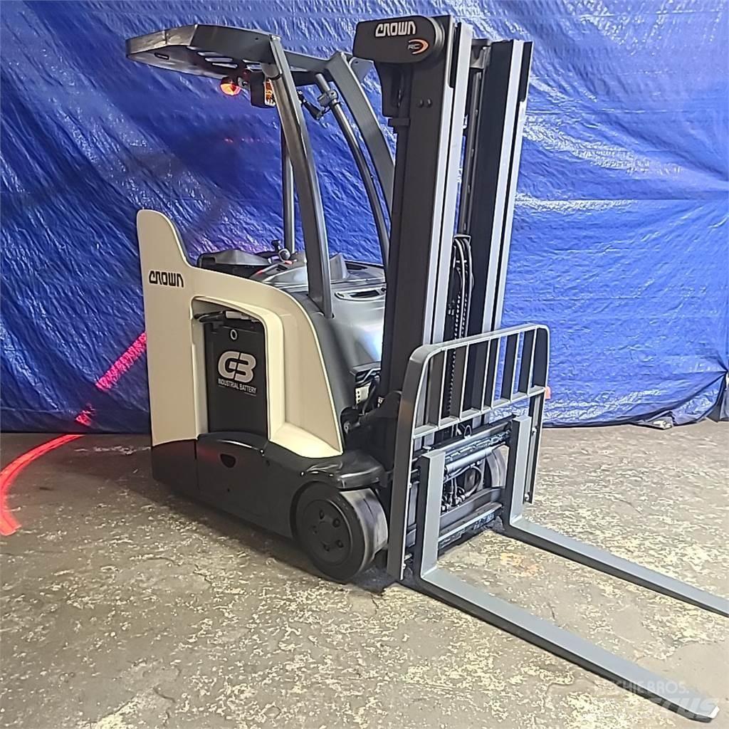Crown RC5530-30 Електрически вилични кари-повдигачи