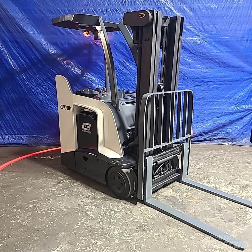 Crown RC5530-30 Електрически вилични кари-повдигачи