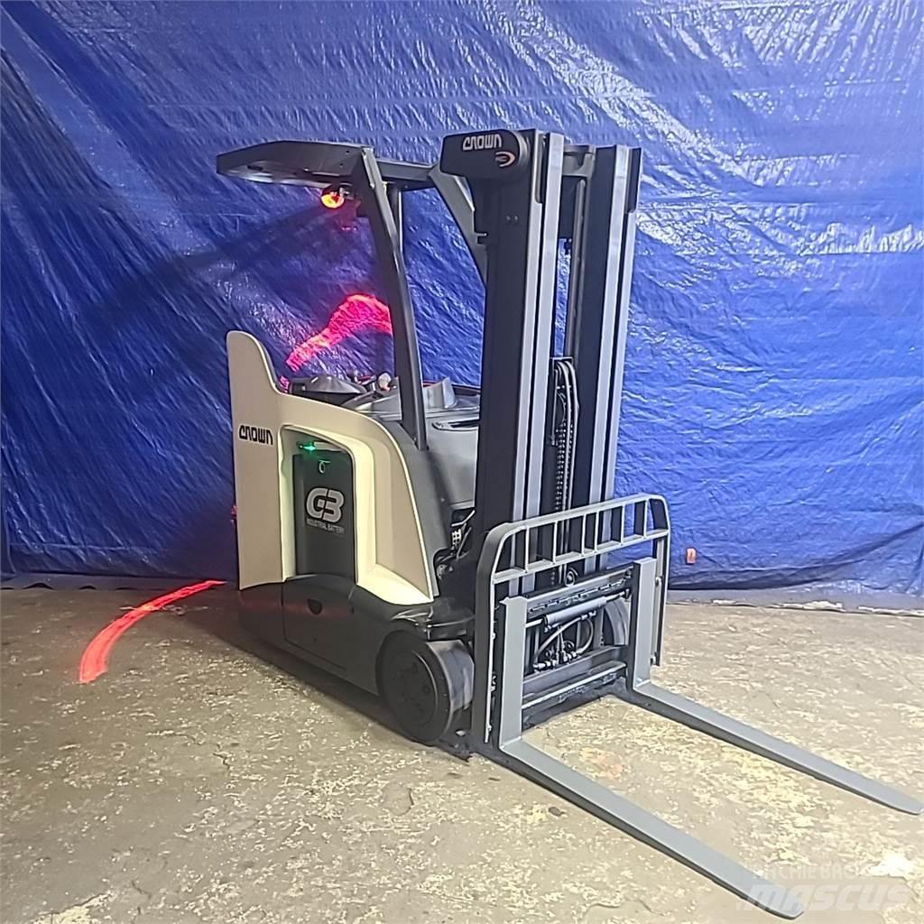 Crown RC5530-30 Електрически вилични кари-повдигачи