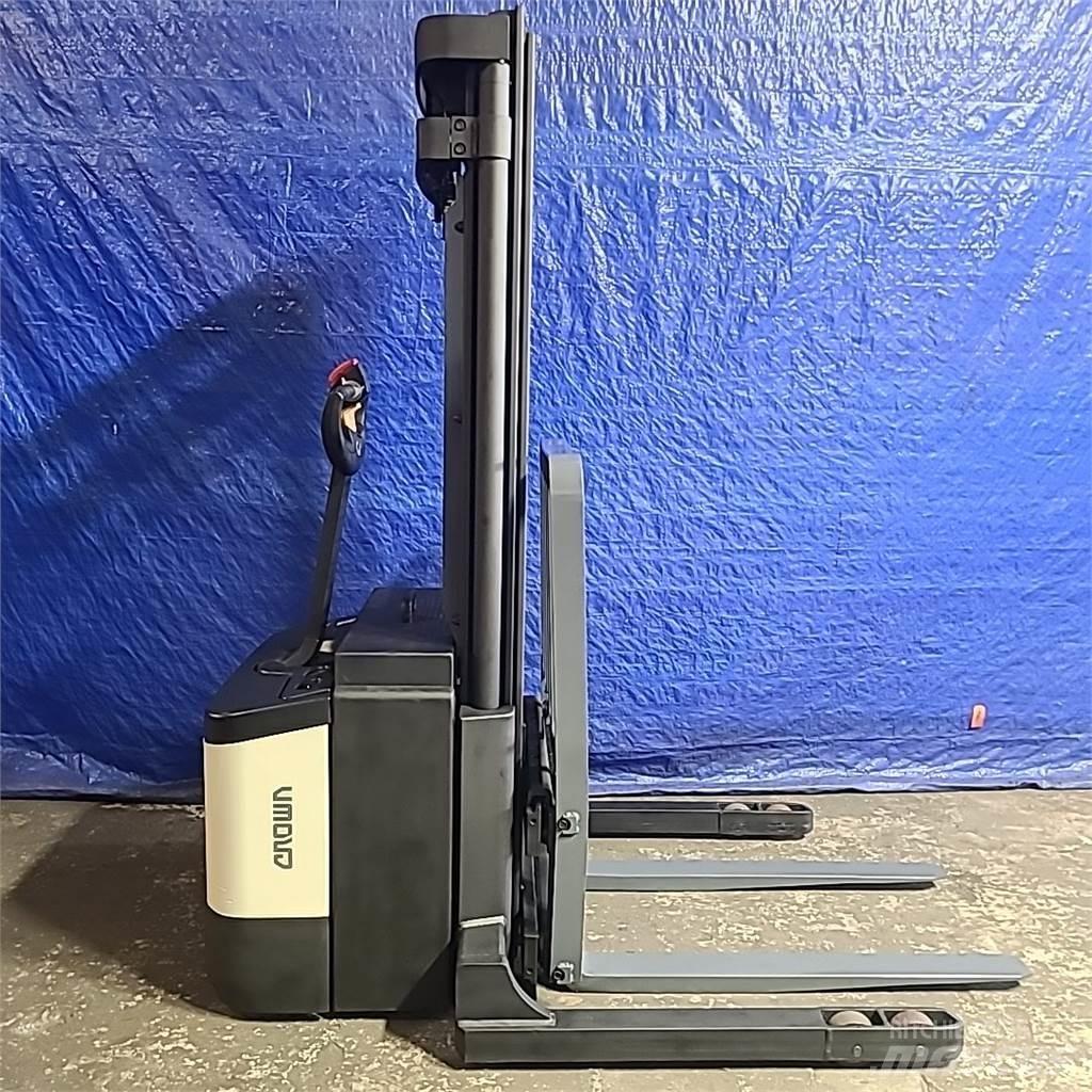 Crown WS2300 Самоходни товарачи