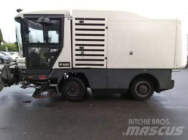 Ravo 530 CD Автоматични метачки с четки