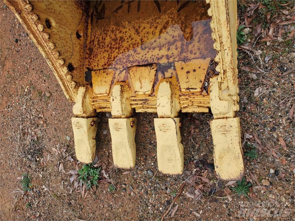 CAT 320 Кофи