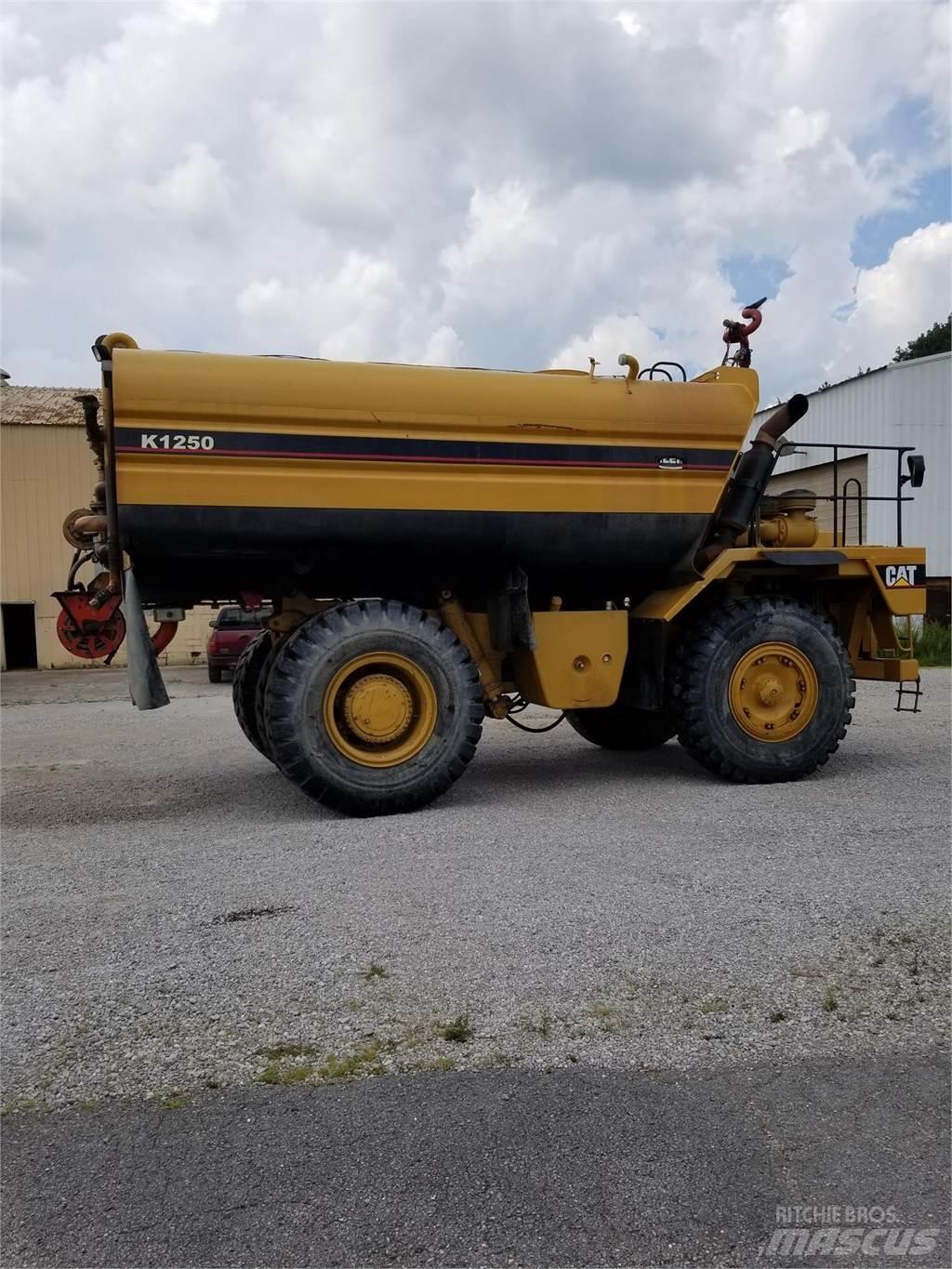 CAT 773B Цистерни за вода
