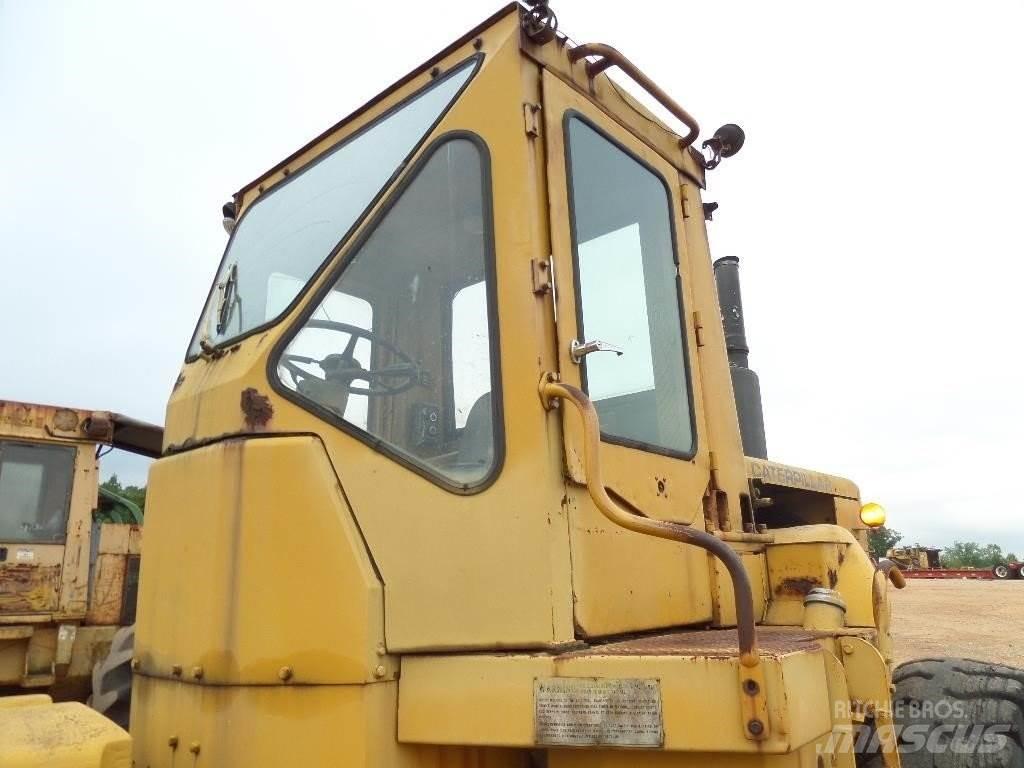 CAT 814 Колесни товарачи