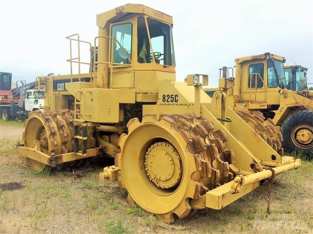 CAT 825C Уплътнители за почва
