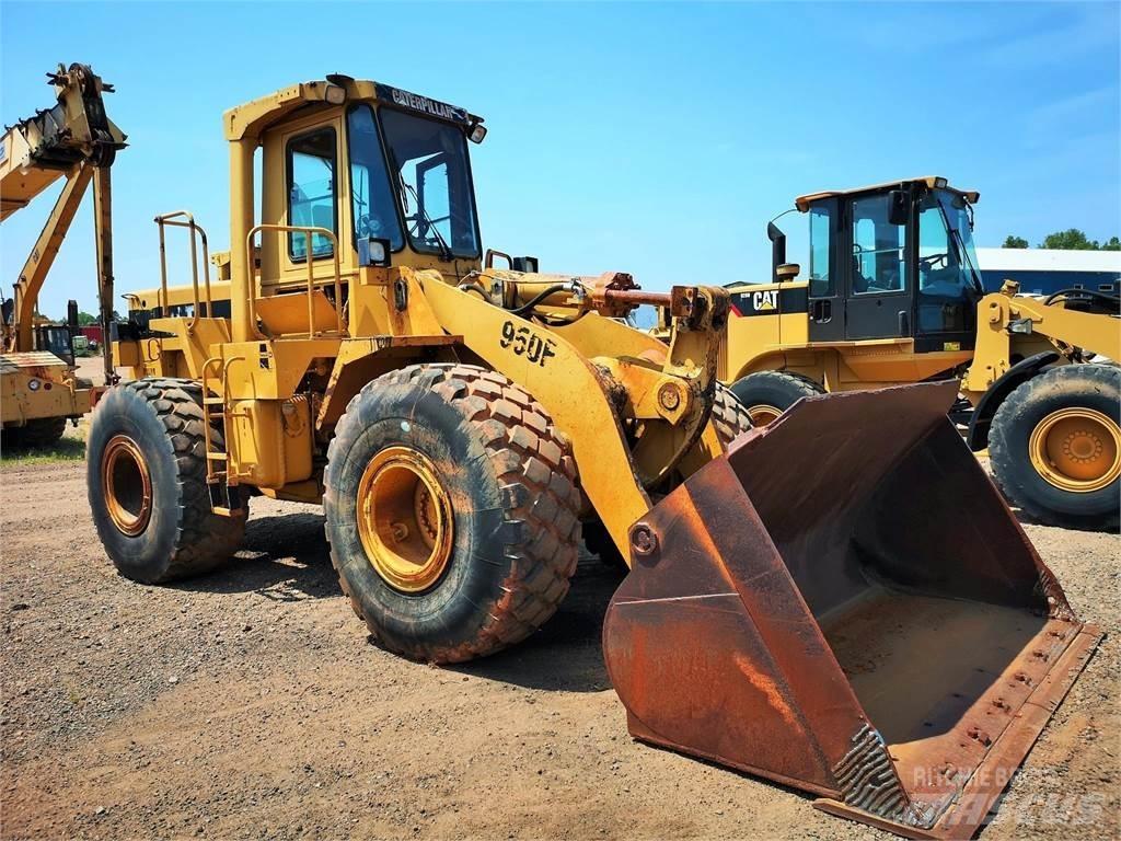 CAT 950F Колесни товарачи