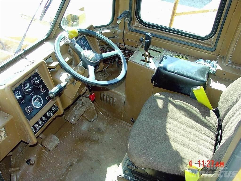 CAT 988B Колесни товарачи