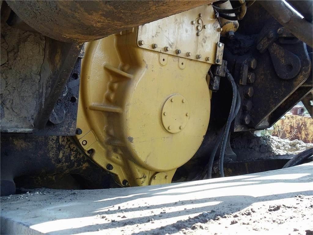 CAT D10N Верижни булдозери
