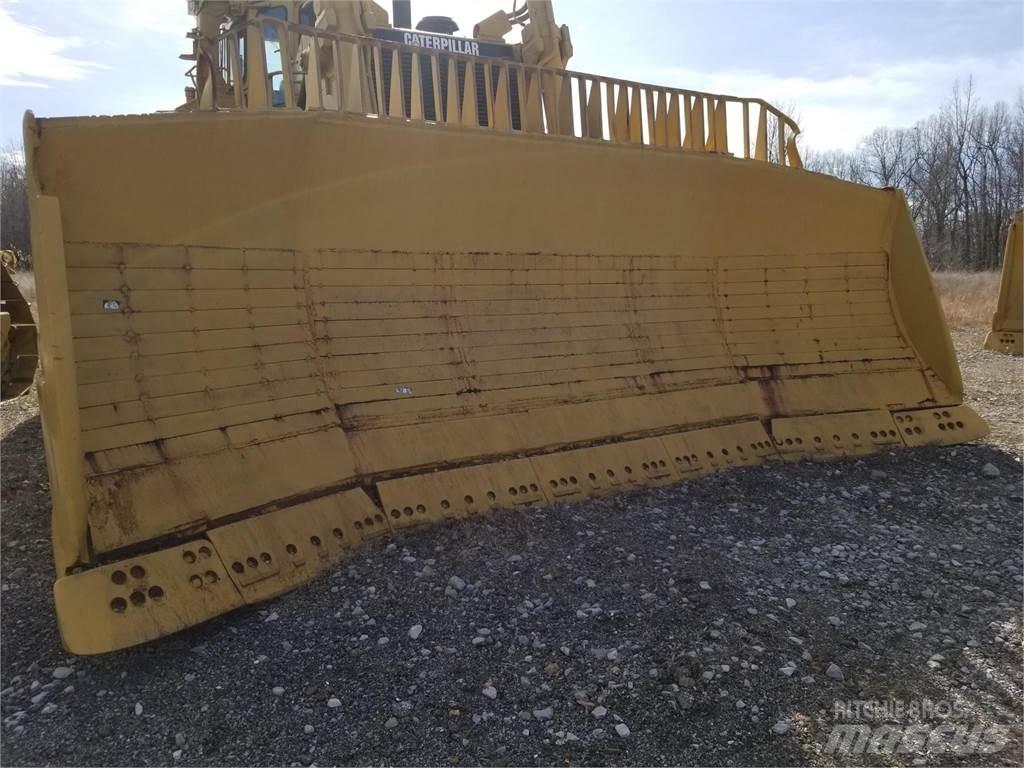 CAT D11N Верижни булдозери

