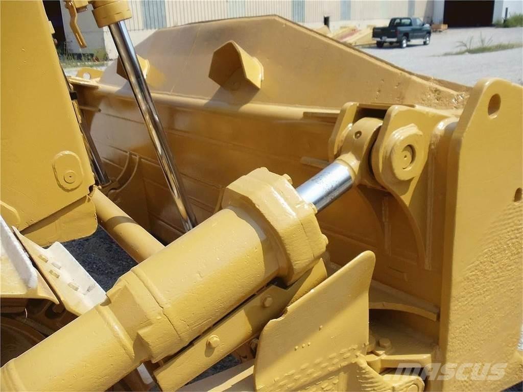 CAT D8N Верижни булдозери
