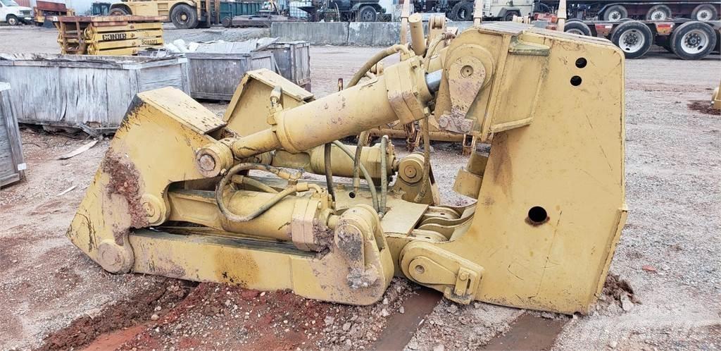 CAT D8R Скарификатор