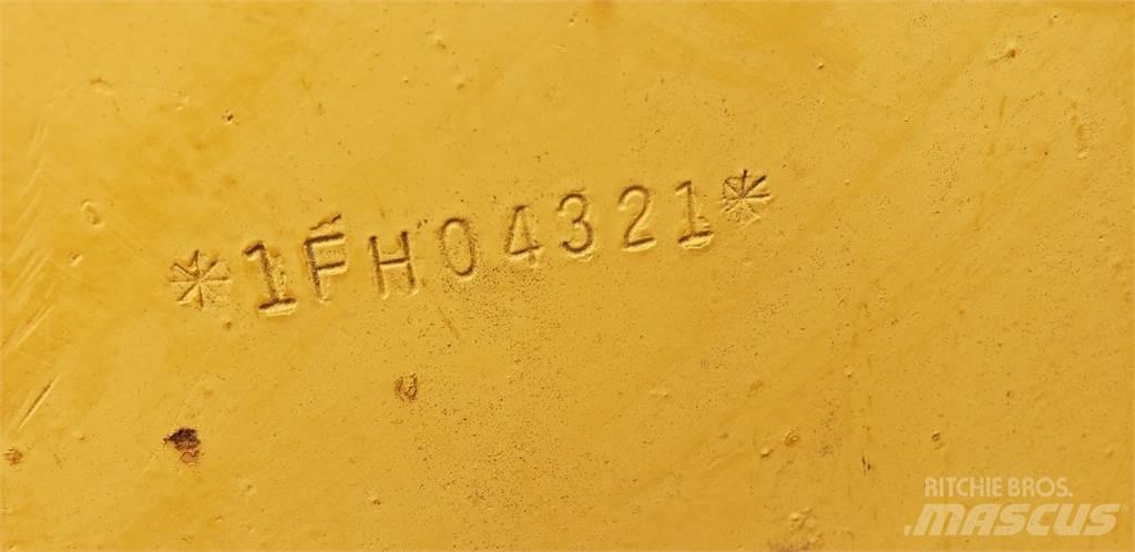 CAT D8R Скарификатор