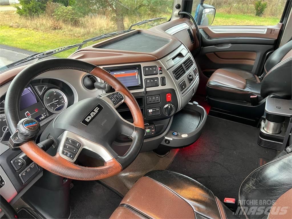 DAF XF530 FAT 6x4 За превоз на дървени трупи