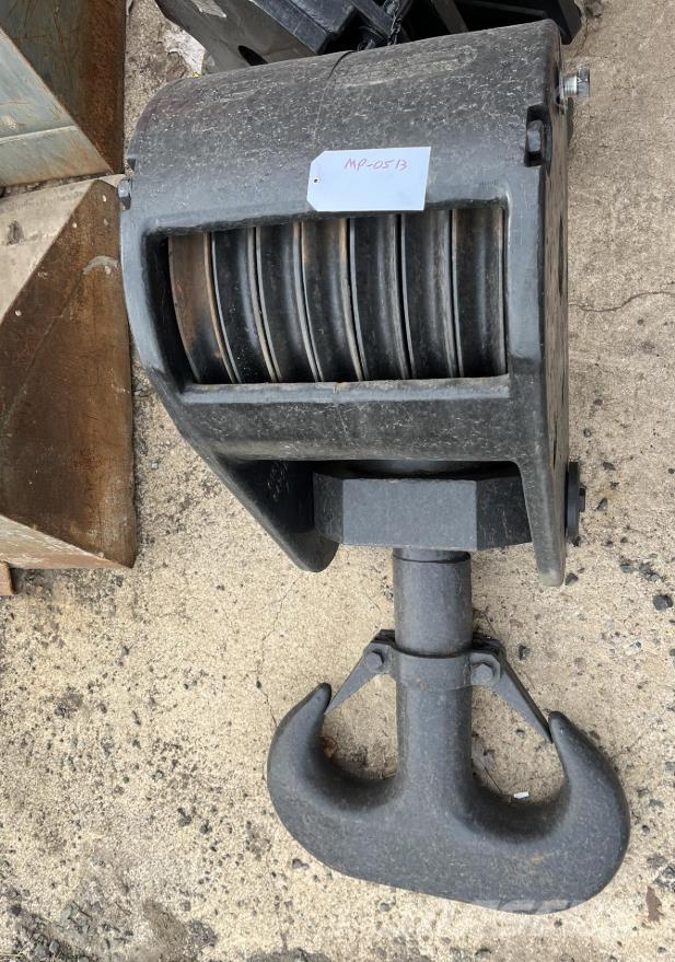  Unknown Части и оборудване за кранове
