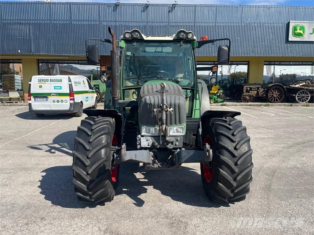 Fendt 211 VARIO Трактори