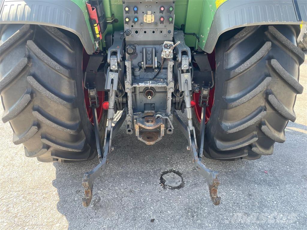 Fendt 211 VARIO Трактори