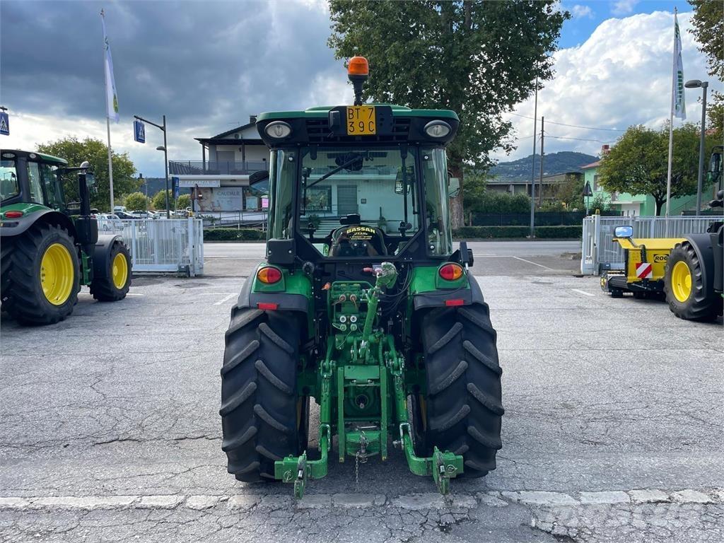 John Deere 5090 GF Трактори