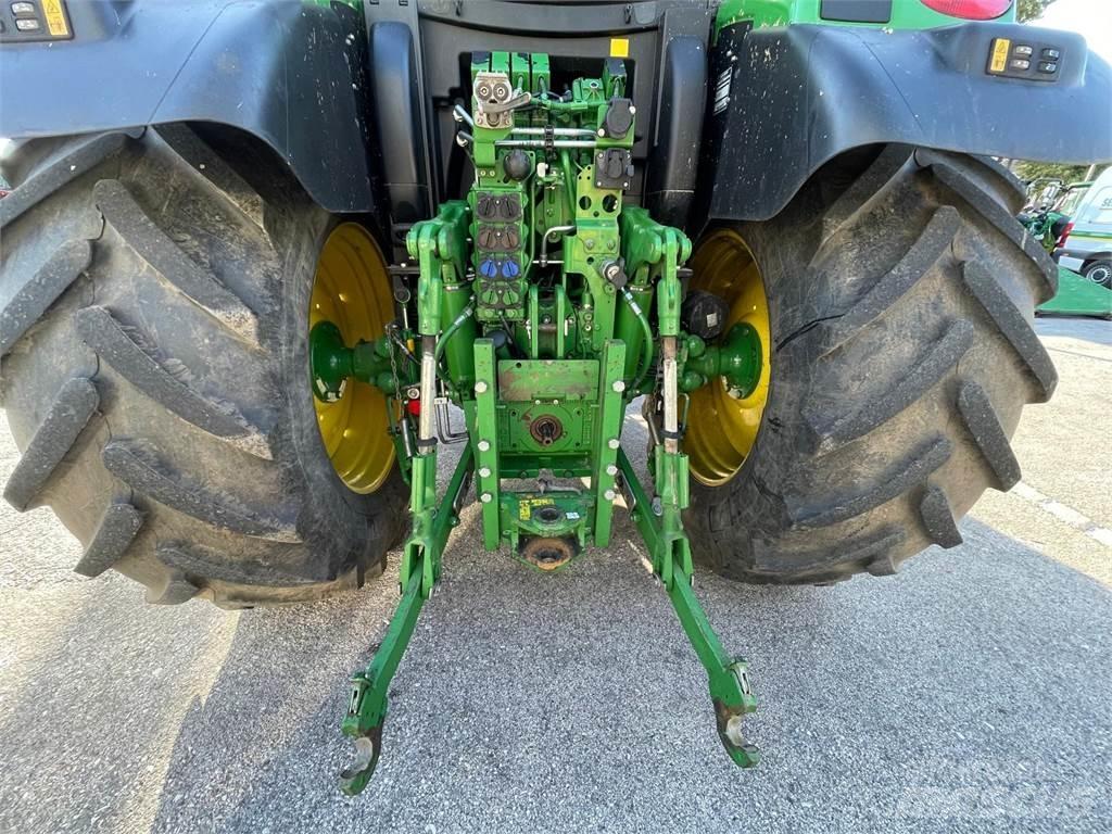 John Deere 6130 R Трактори