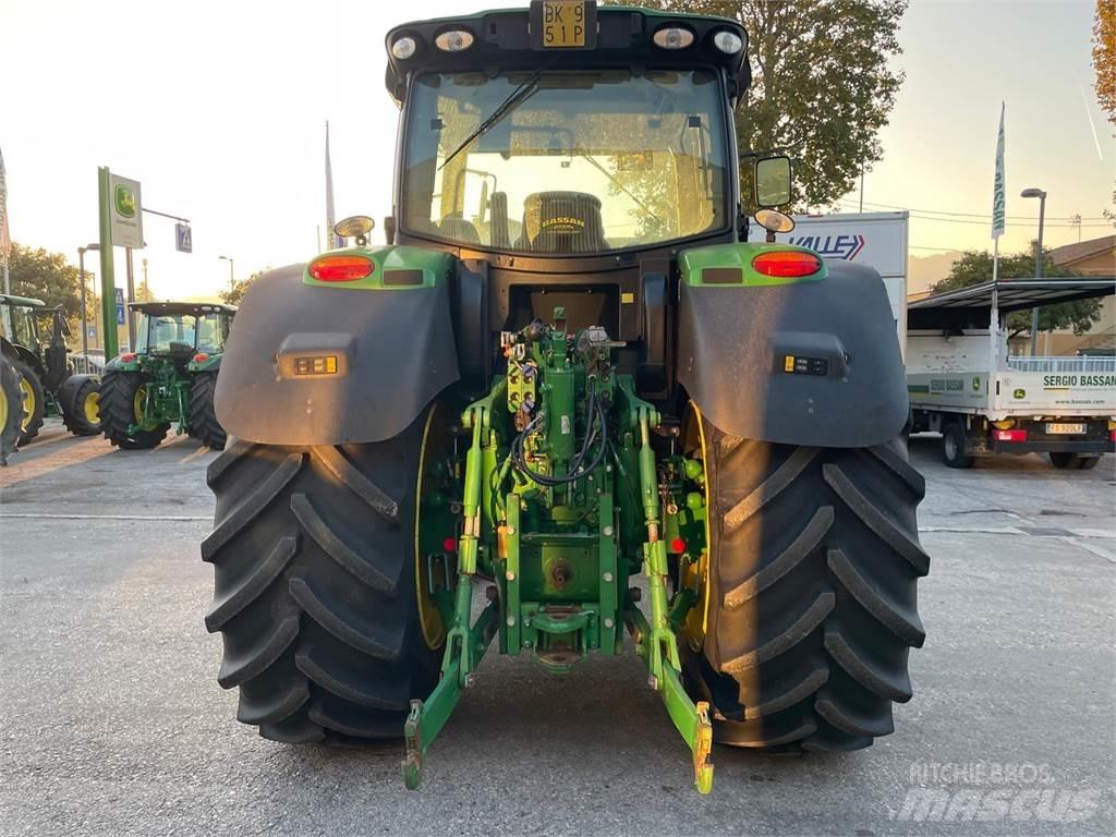 John Deere 6210 R Трактори