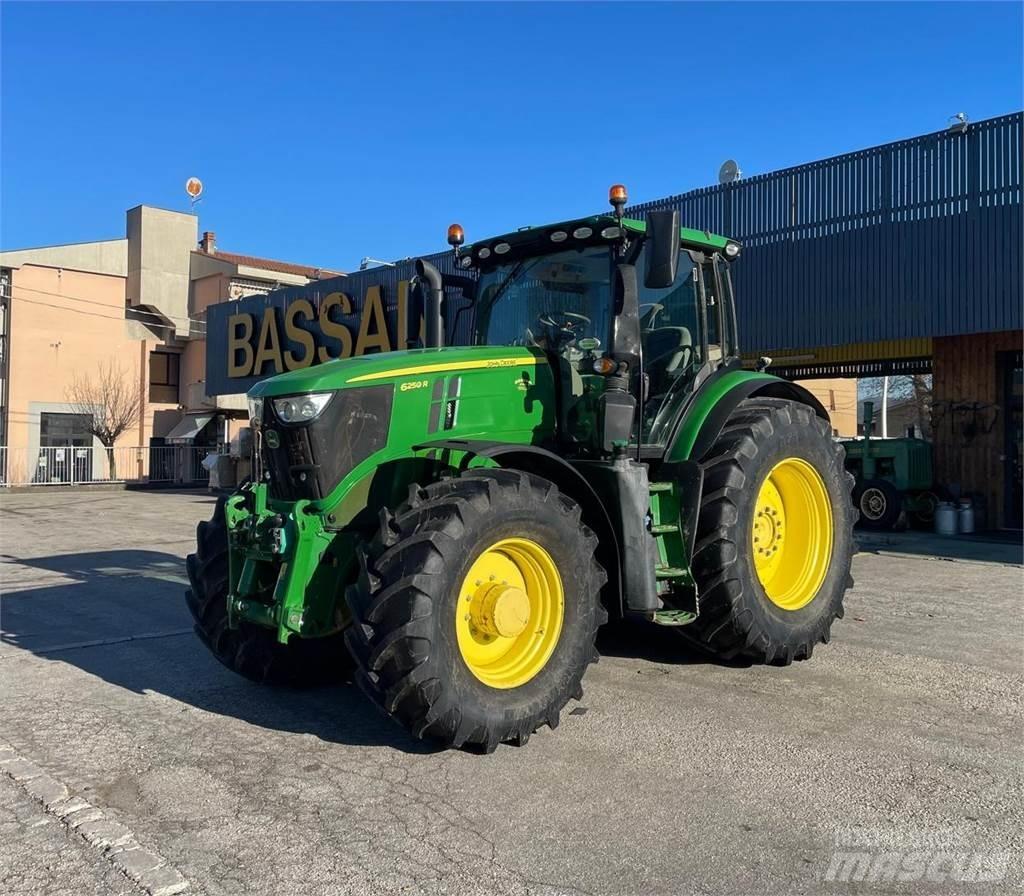 John Deere 6250 R Трактори