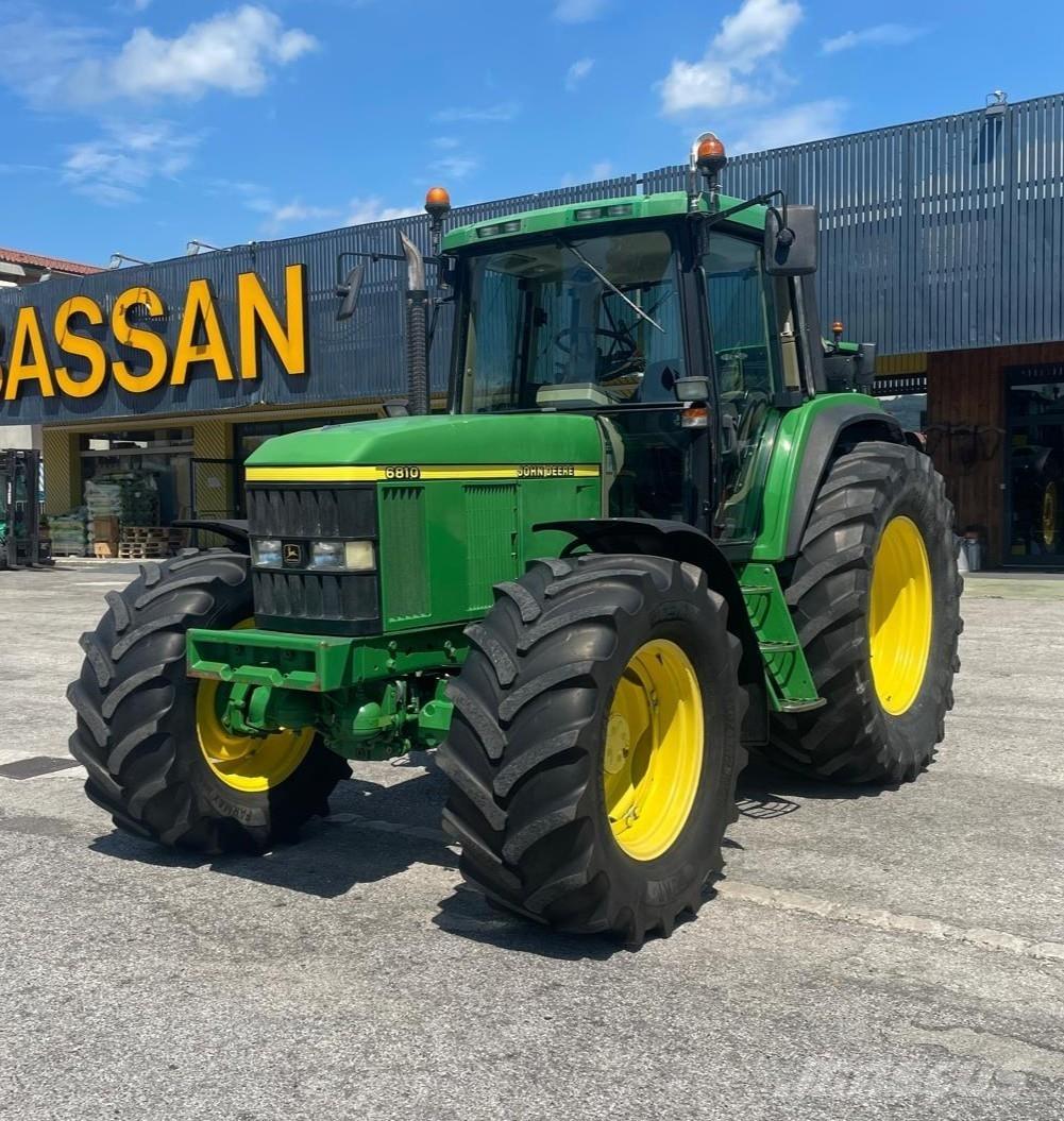 John Deere 6810 Трактори
