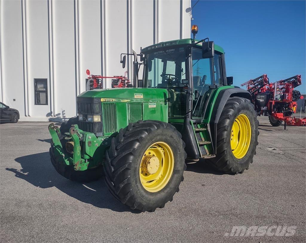 John Deere 6910 S Трактори