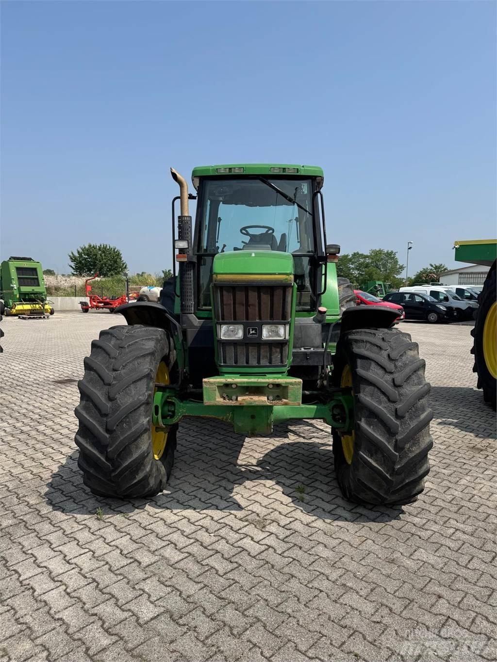 John Deere 7800 Трактори