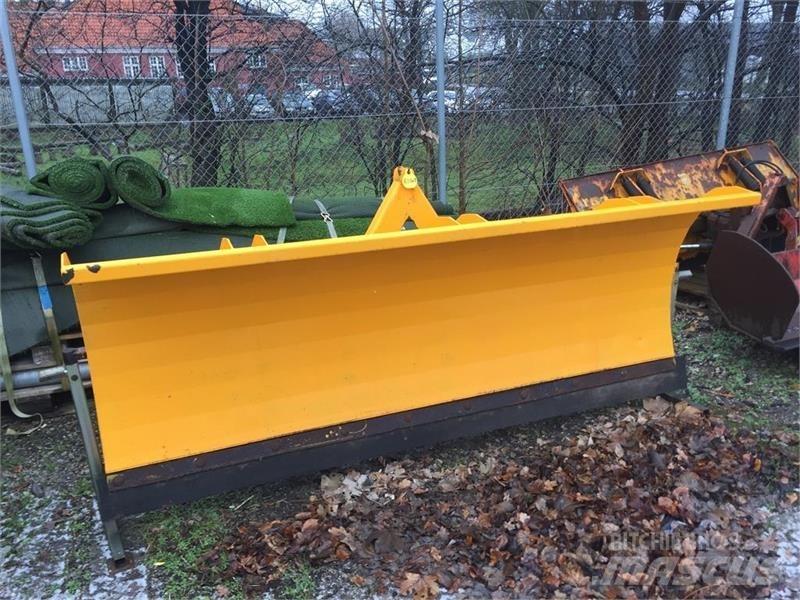 FM 2,5M Снегочистачки