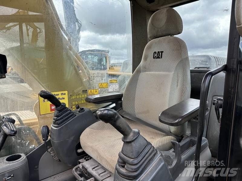 CAT 20T Excavator Верижен екскаватор