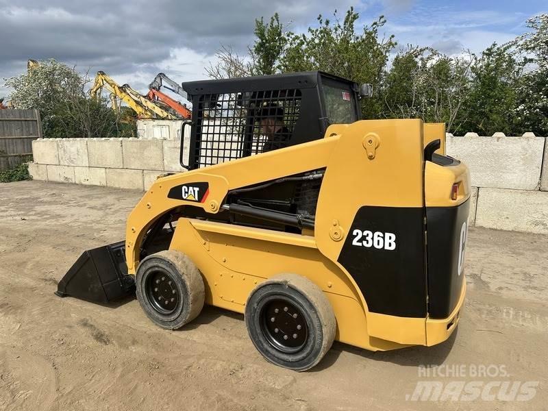 CAT 236B Строителство - Други