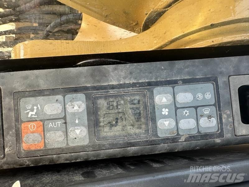 CAT 320 Верижен екскаватор